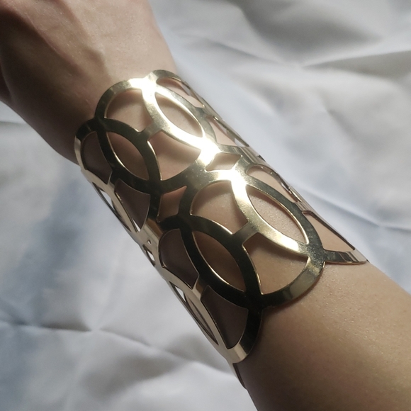 Intricate Metal Cuff Bracelet - Picture 3 of 3